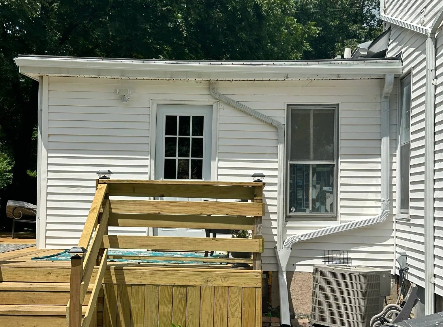 Creative Seamless Gutter Fix for a Hard-to-Drain Flat Roof